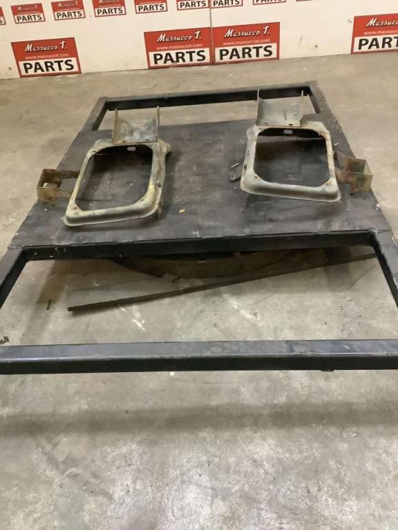 Cornice per faro per Iveco 260/330 F 35 Foto 3
