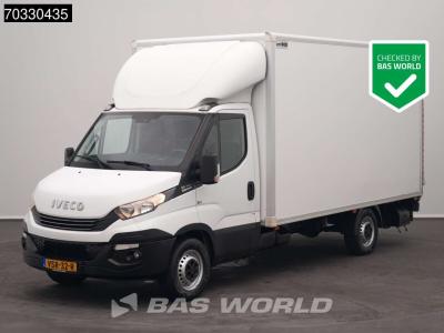 Iveco Daily 35S14 Automaat Laadklep Zijdeur Bakwagen Airco Cruise Lat om Lat D'Hollandia Euro6 Meubelbak in vendita da BAS World B.V.