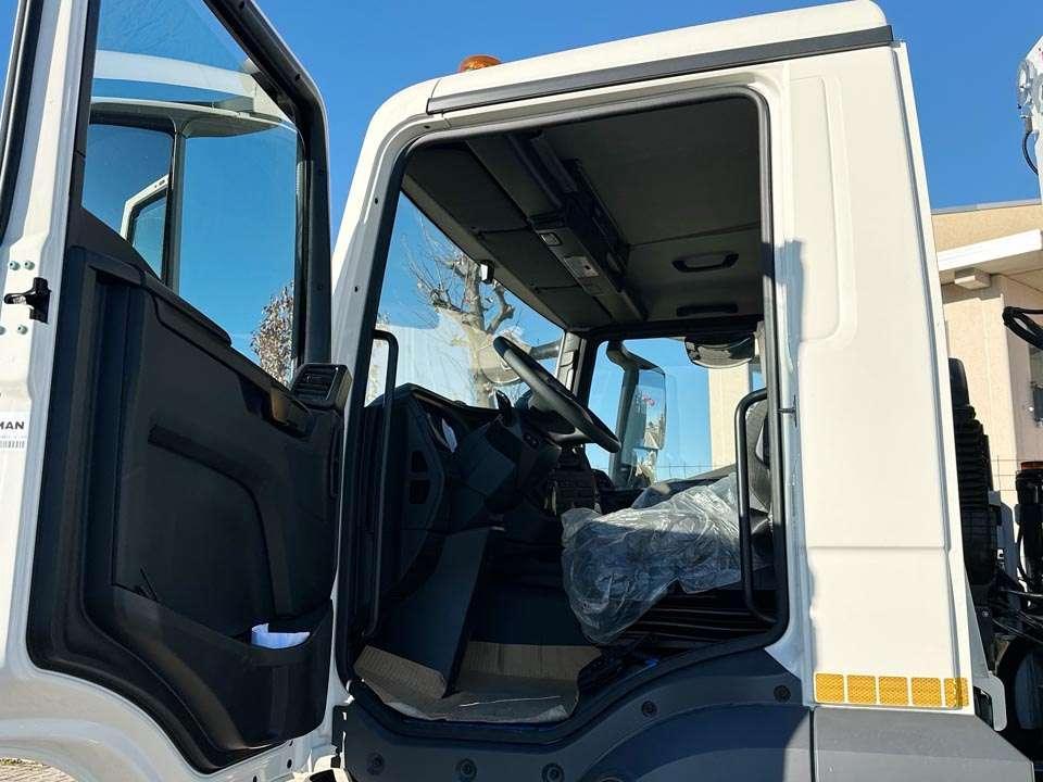 Man TGM 13.250 4x4 Foto 16