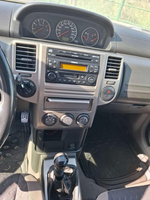 Nissan T30 X- TRAIL Foto 8