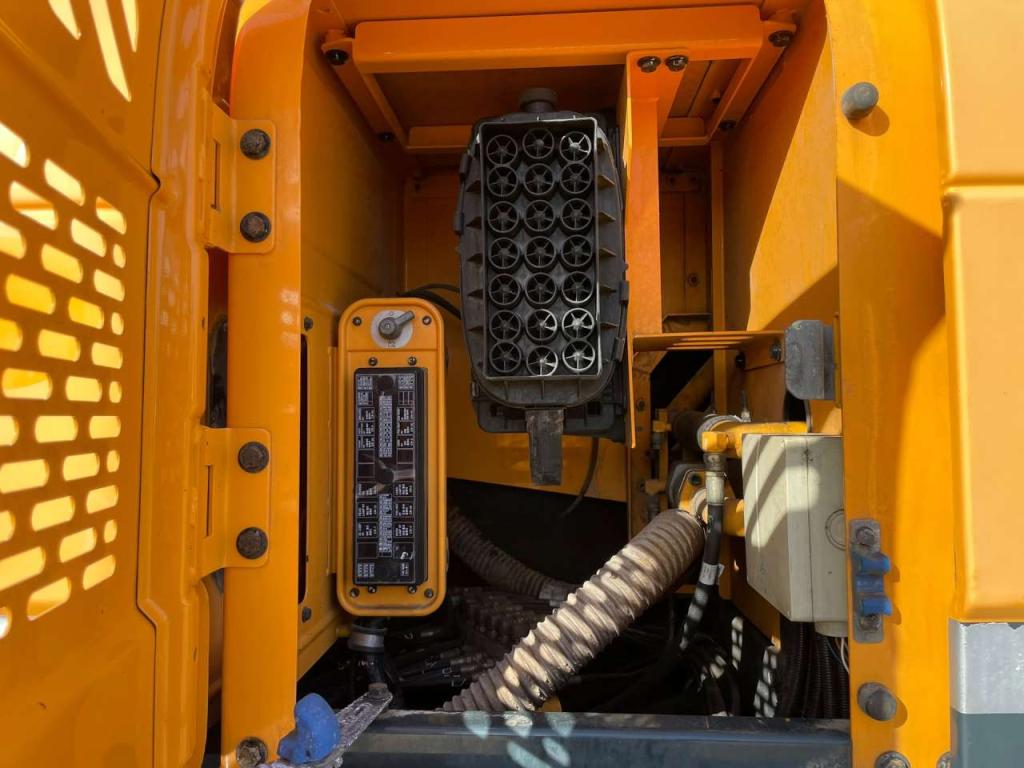 Hyundai Robex 300NLC-9A Foto 27