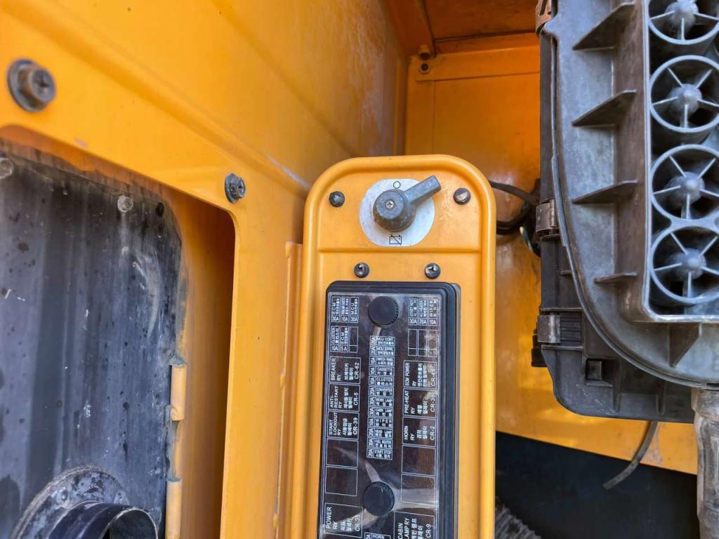 Hyundai Robex 300NLC-9A Foto 28