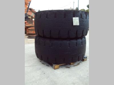   Pneumatico con Cerchio per New Holland W270B - 26.5R25