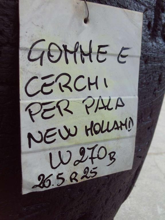 Pneumatico con Cerchio per New Holland W270B  - 26.5R25 Foto 5