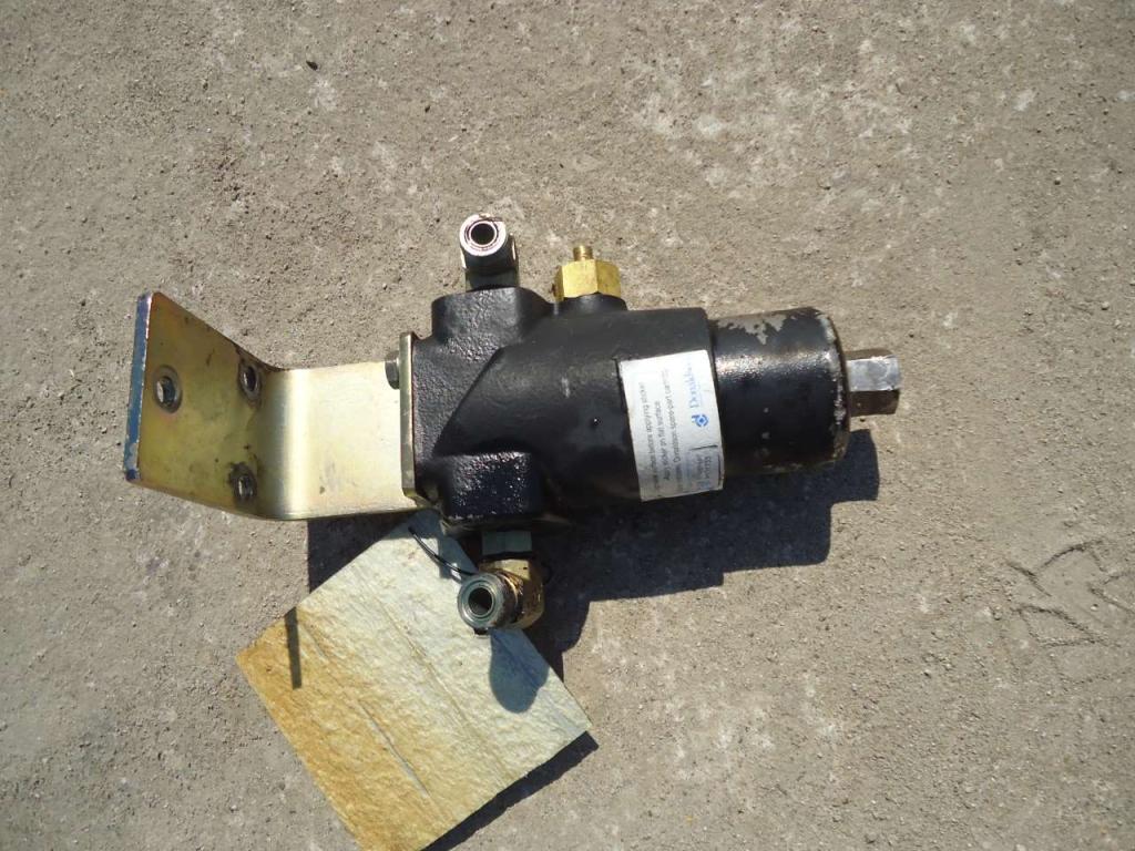 Supporto filtro servocomandi per Fiat Hitachi W130 Foto 3