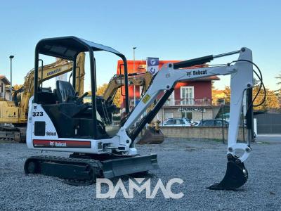 Bobcat 323 in vendita da DAMAC
