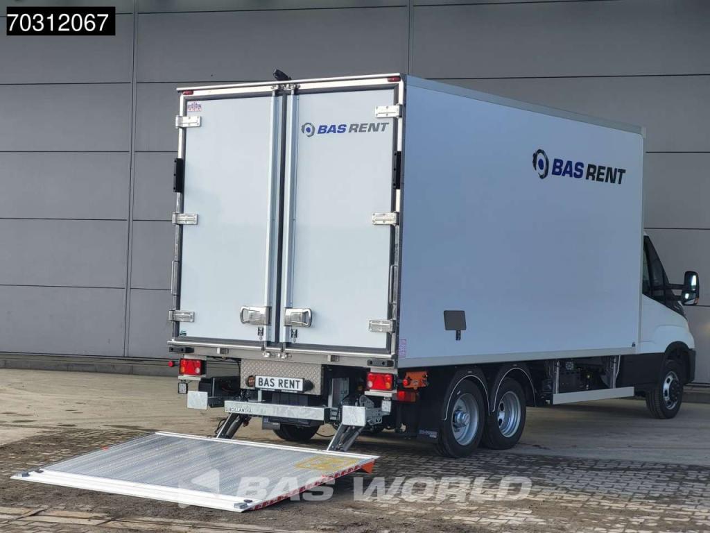 Iveco Daily For rent in Germany from €3.795 per month Cruise control Foto 7
