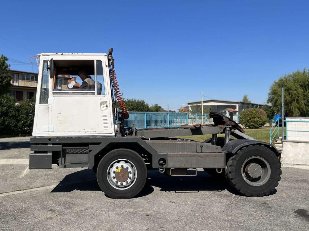 Sisu TR150A/2600 Foto 2