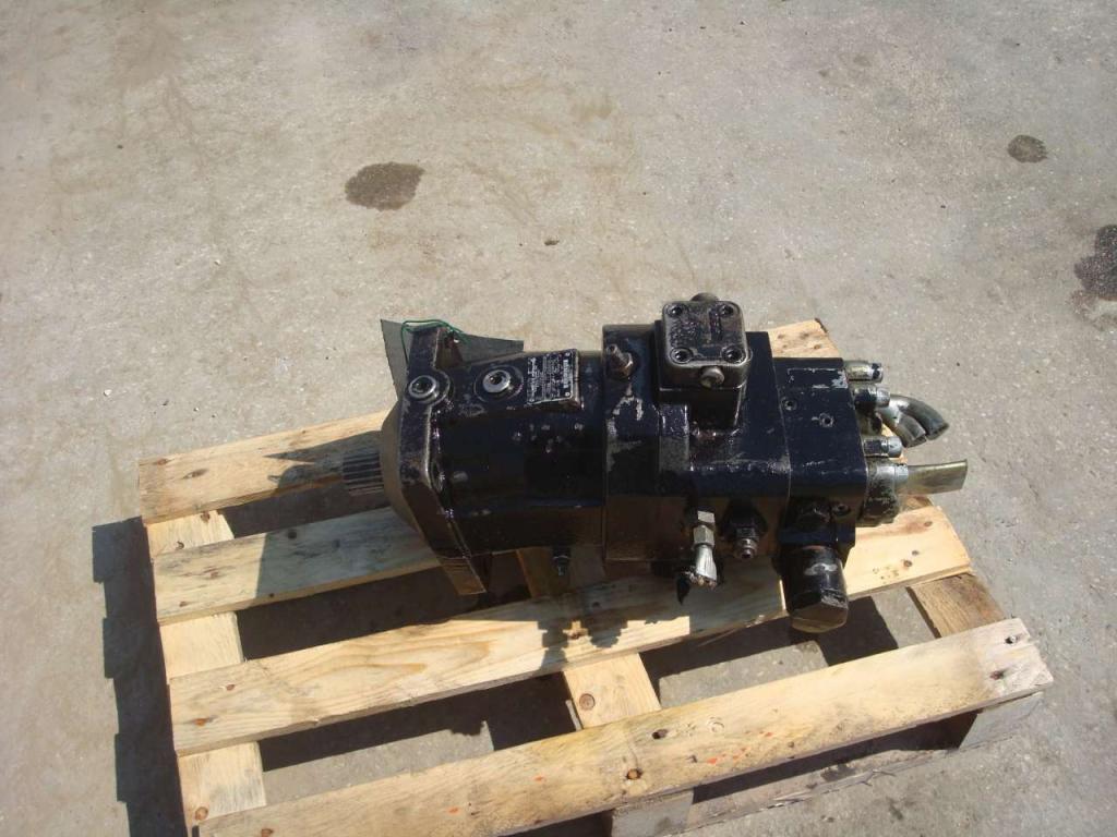 Motore di traslazione per Fiat Hitachi 150W3 Foto 1
