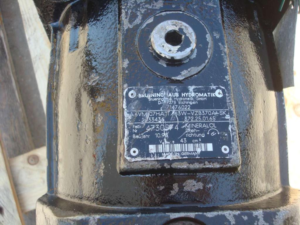 Motore di traslazione per Fiat Hitachi 150W3 Foto 3