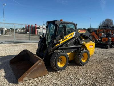 New Holland L225 in vendita da MEK Srl