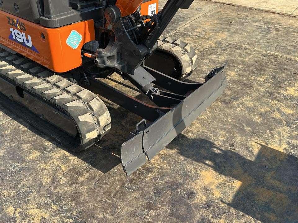 Hitachi ZX19U-5A YR Foto 6