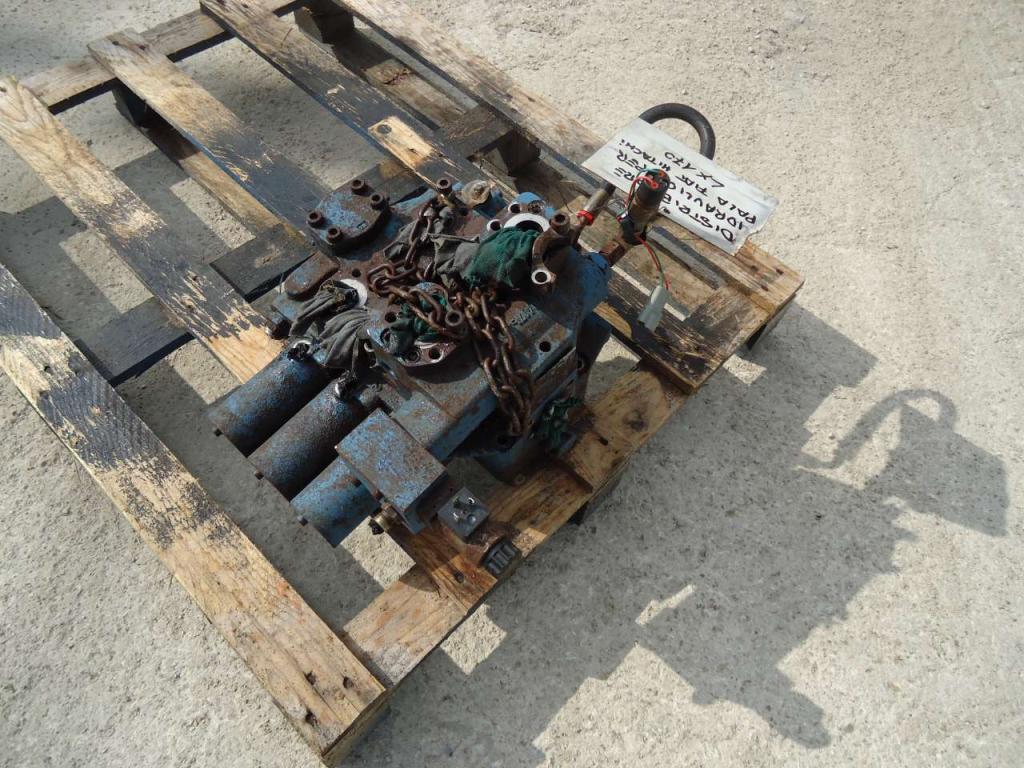 Distributore idraulico per Hitachi LX170 Foto 2