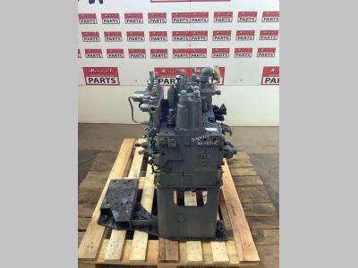 Distributore idraulico per Hitachi ZX135-5 in vendita da Massucco T. Srl Area Ricambi