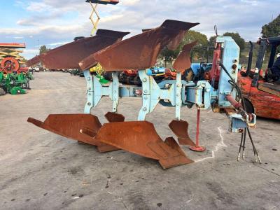 Moro 160 HP in vendita da Calabria Trattori Srl