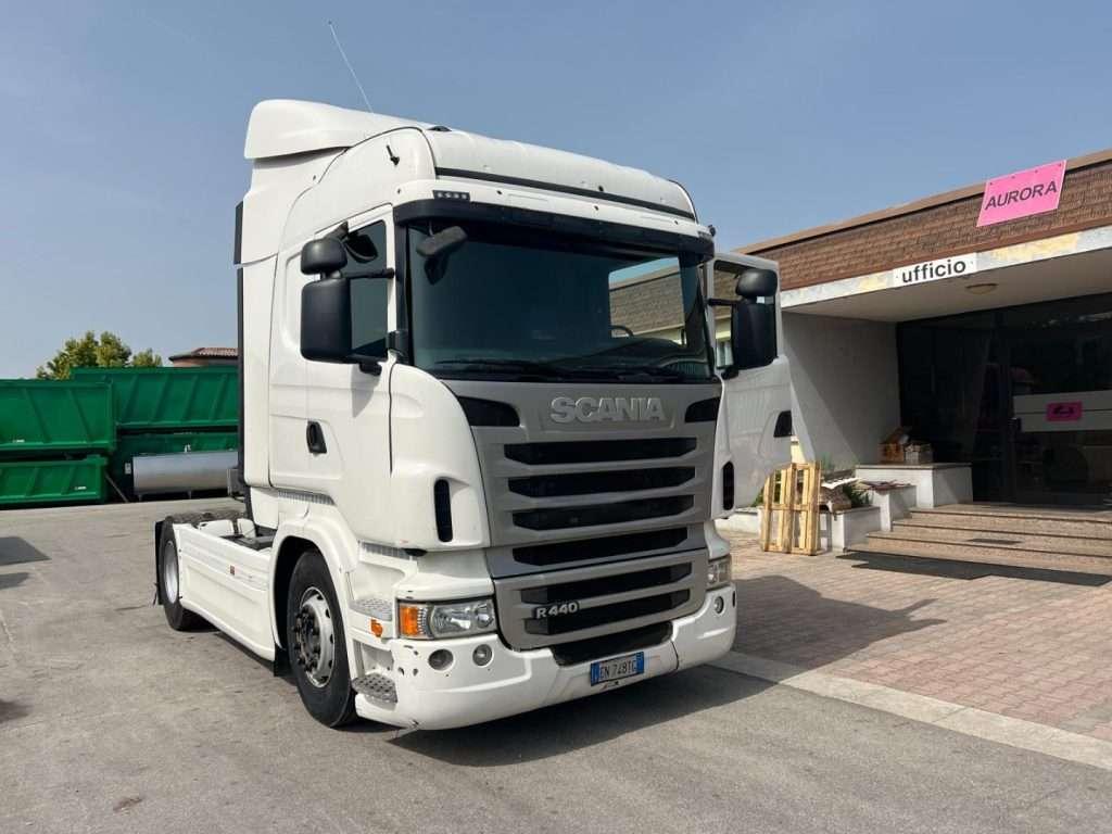 Scania 440 USATO TRATTORE CON RALLA Foto 2