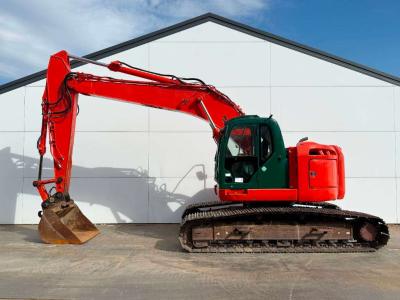 New Holland Kobelco E235B SR-2 - 360° Camera / Hammer lines in vendita da Boss Machinery