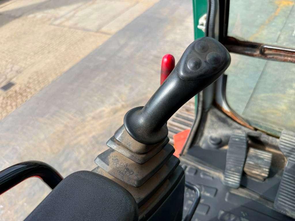 New Holland Kobelco E235B SR-2 - 360° Camera / Hammer lines Foto 10