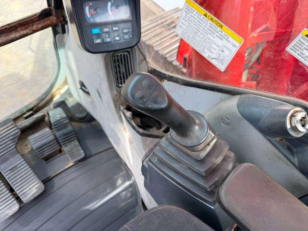 New Holland Kobelco E235B SR-2 - 360° Camera / Hammer lines Foto 11