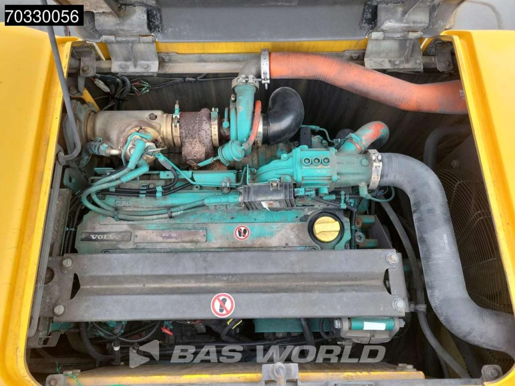 Volvo EW210 D Outrigers + Blade Foto 22