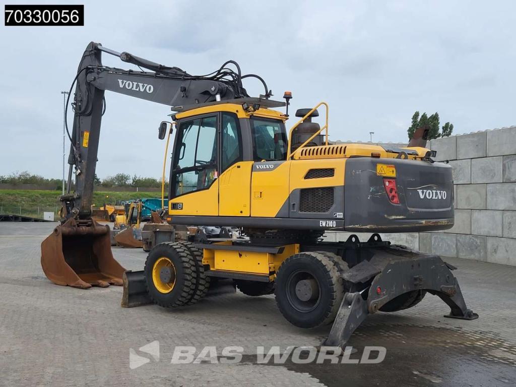 Volvo EW210 D Outrigers + Blade Foto 3