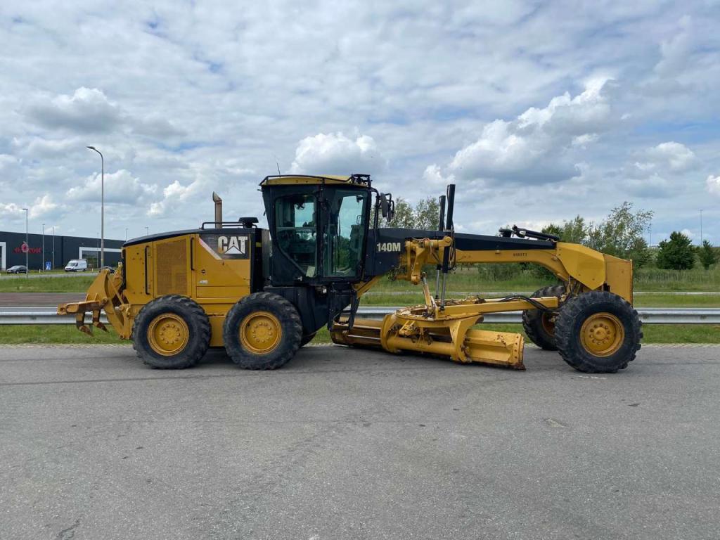 Caterpillar 140M Ripper + Pushblock Foto 5