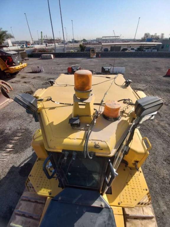 Komatsu D155A-6R (4pcs available for sale in Abu Dhabi) Foto 19