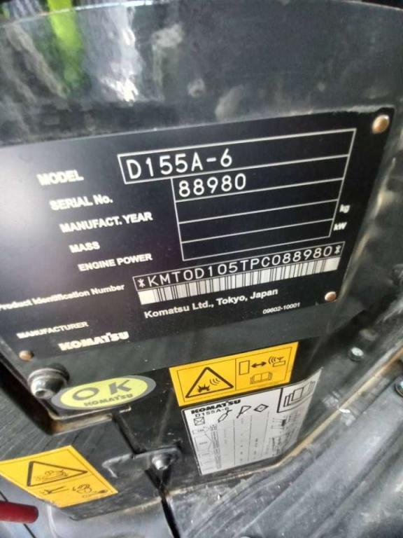 Komatsu D155A-6R (4pcs available for sale in Abu Dhabi) Foto 24