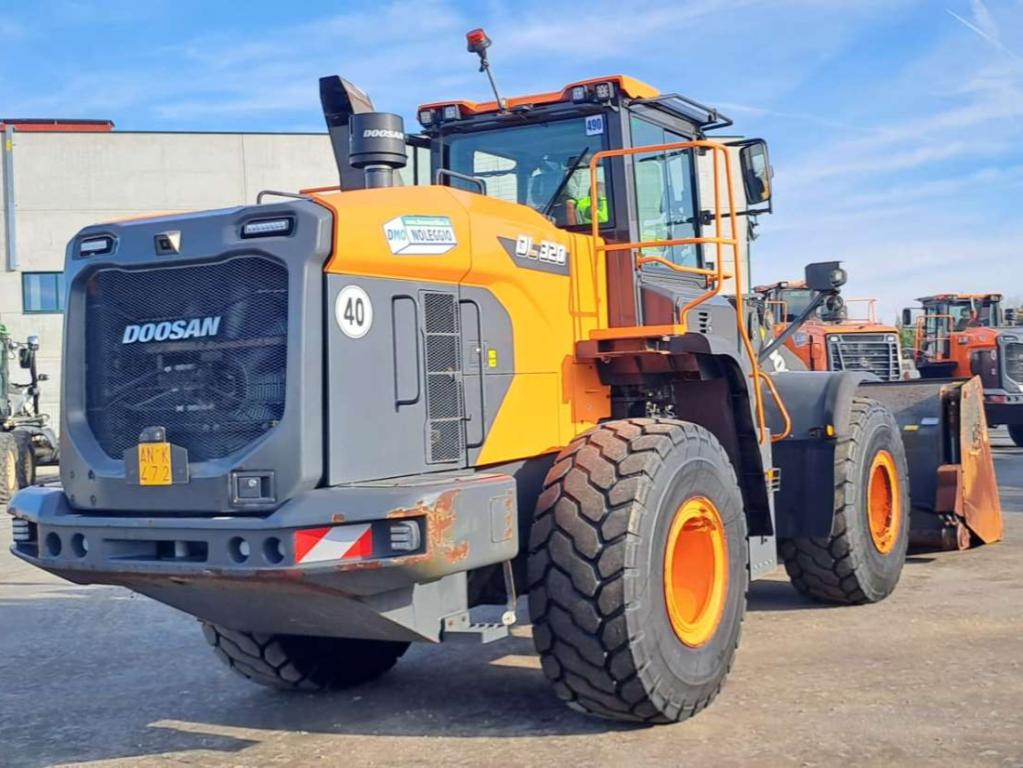 Doosan DL320-7 Foto 5