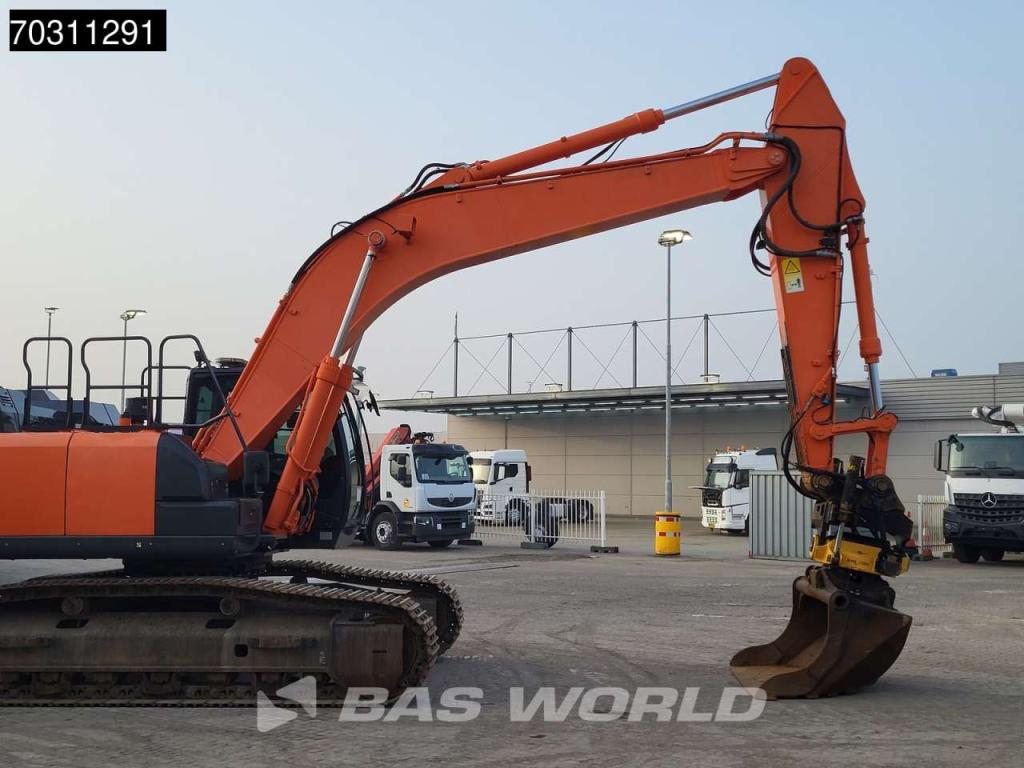 Hitachi ZX300 LC -6 Foto 10