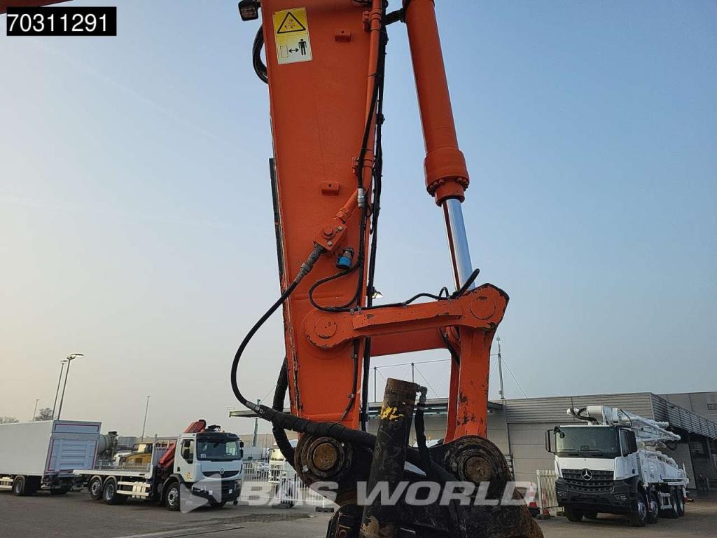 Hitachi ZX300 LC -6 Foto 12