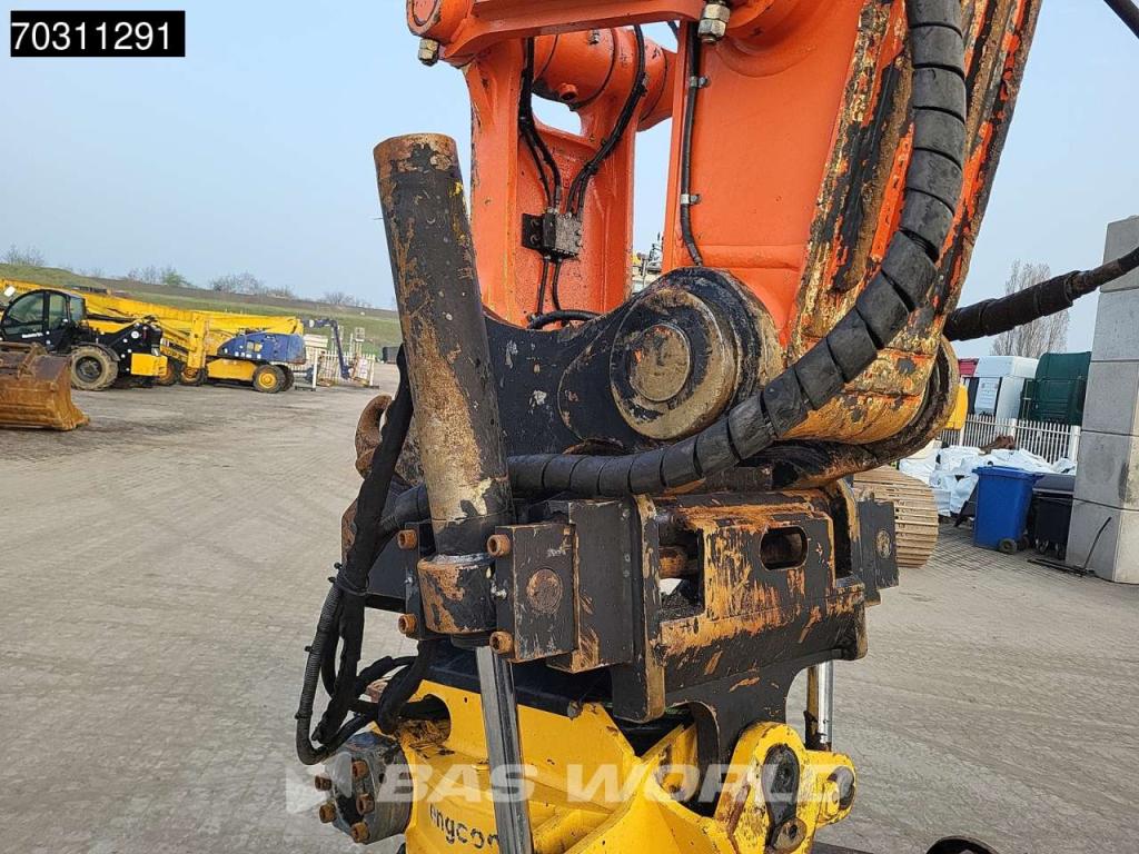 Hitachi ZX300 LC -6 Foto 14
