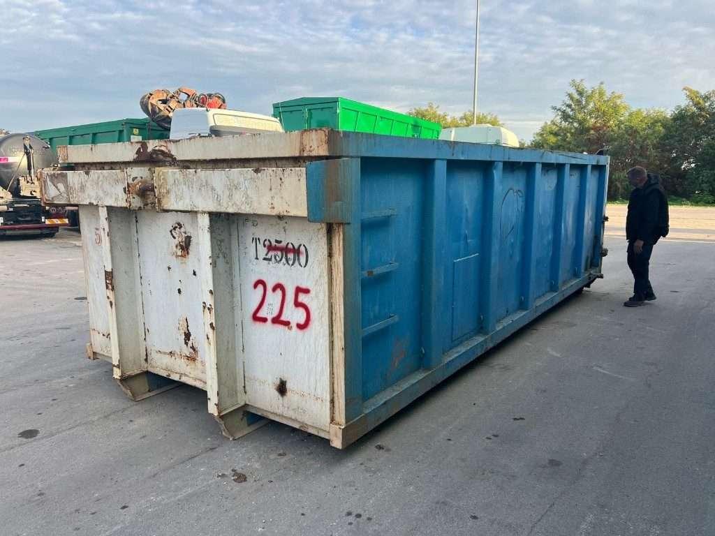 CONTAINER SCARRABILE USATO A CIELO APERTO Foto 4
