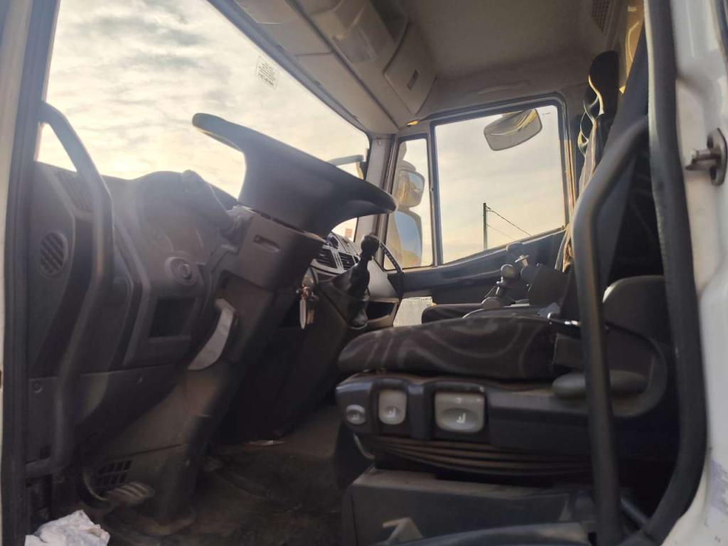 Iveco EUROCARGO 160E25K Foto 16