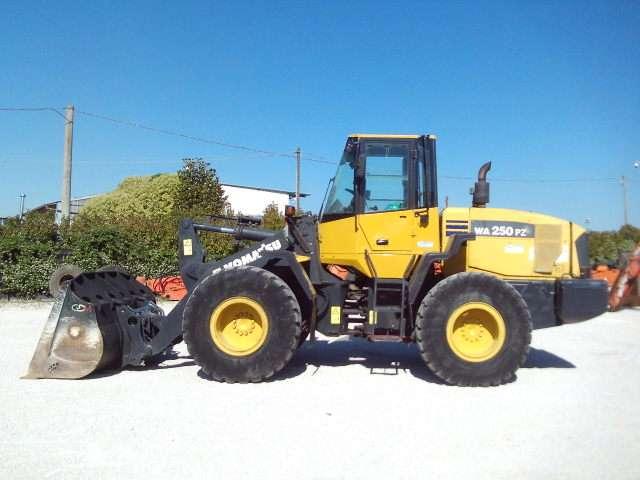 Komatsu WA250-5 Foto 3