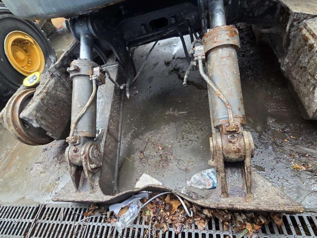 Volvo Left dozer blade cylinder 14538698 Foto 4