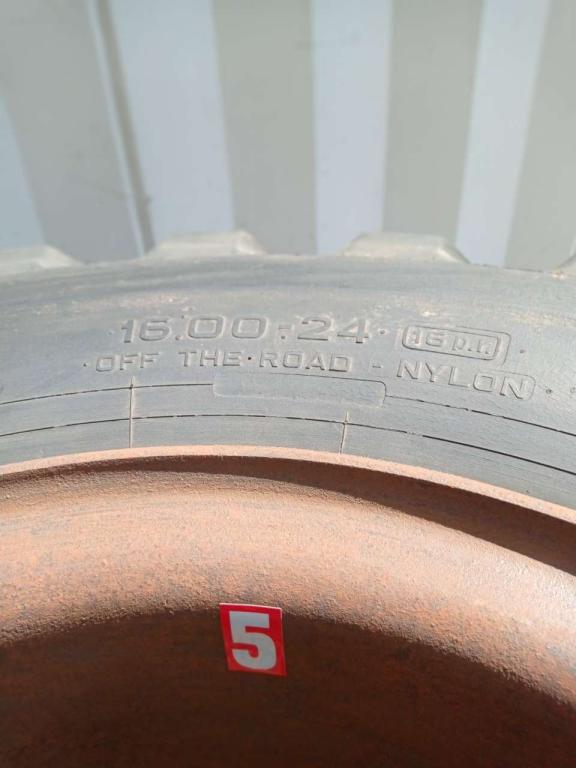 Pirelli FUORISTRADA 16.00-24 CON CERCHI Foto 3