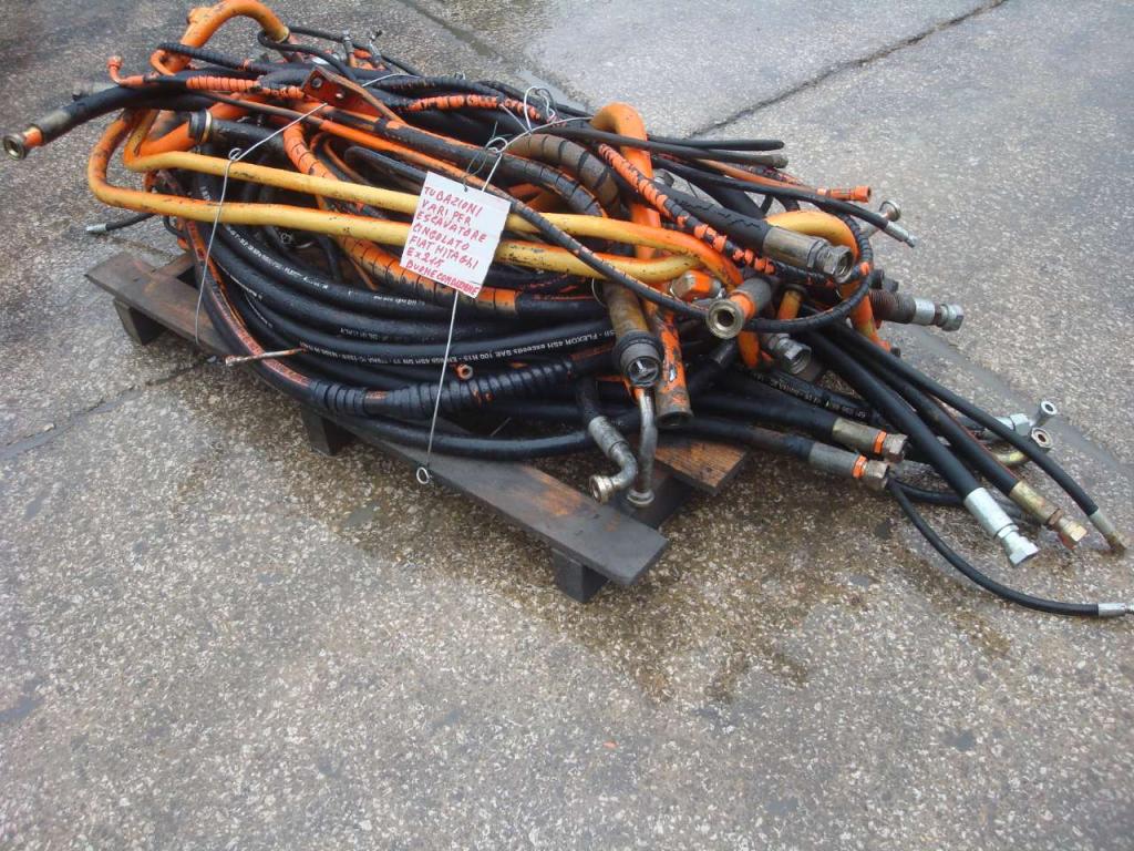 Tubo idraulico per Fiat Hitachi EX 215 Foto 3