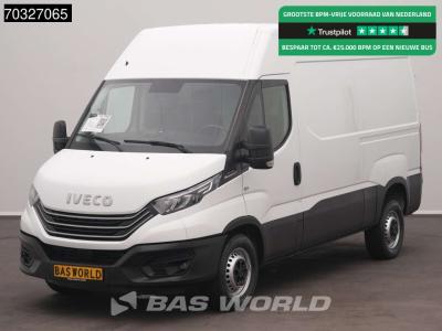 Iveco Daily 35S18 3.0L Automaat 180PK 3,5t Trekhaak L2H2 LED Navi Airco Cruise Camera Euro6 L2 Airco Trek in vendita da BAS World B.V.