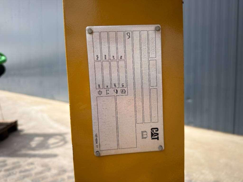 Caterpillar 12M / 120M / 120M3 / 12M2 / 12M3 / 140K / 140M / 1 Foto 12