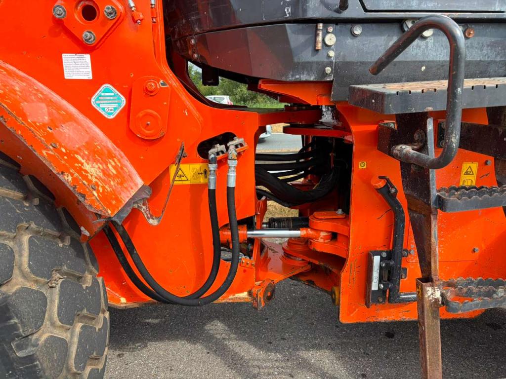 Hitachi ZW180-5B Foto 15