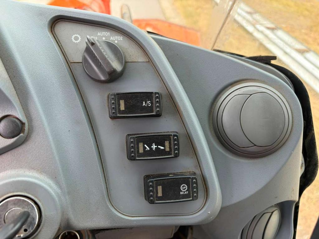 Hitachi ZW180-5B Foto 26