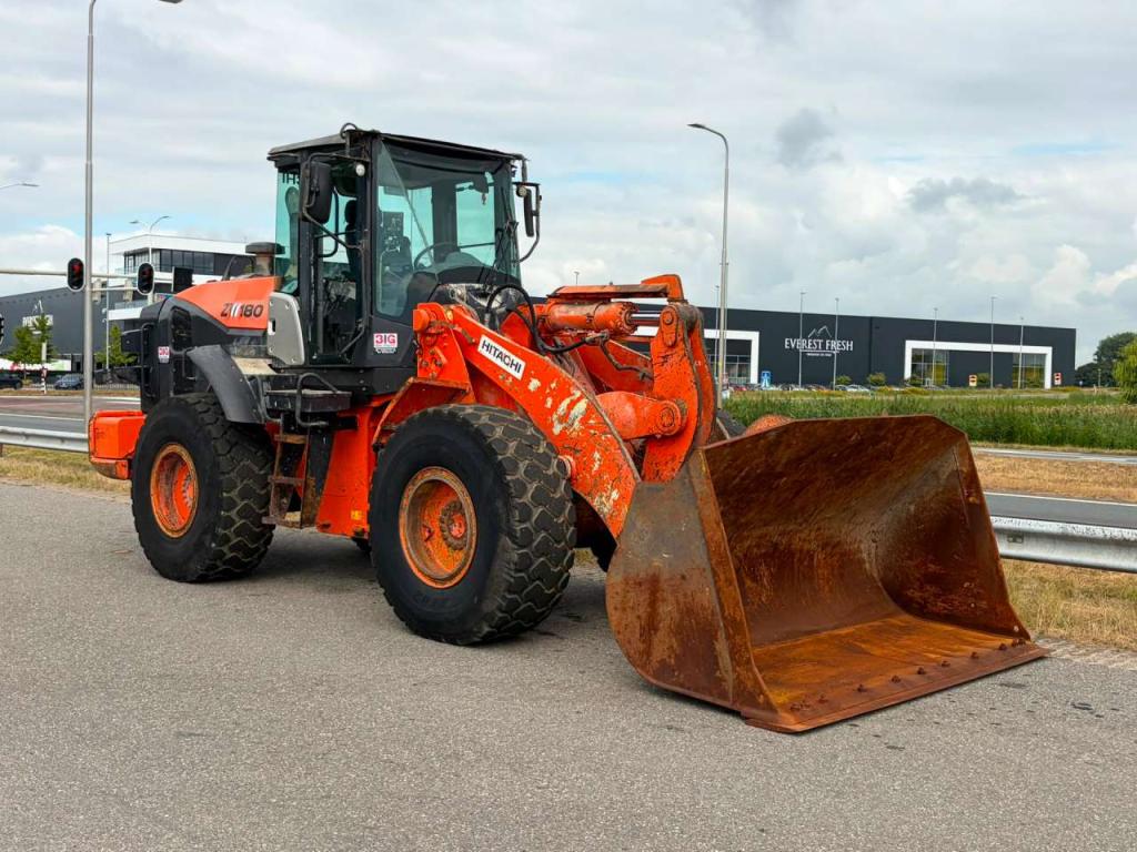 Hitachi ZW180-5B Foto 7