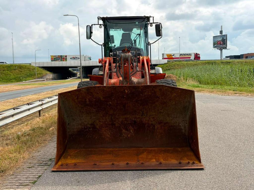 Hitachi ZW180-5B Foto 8
