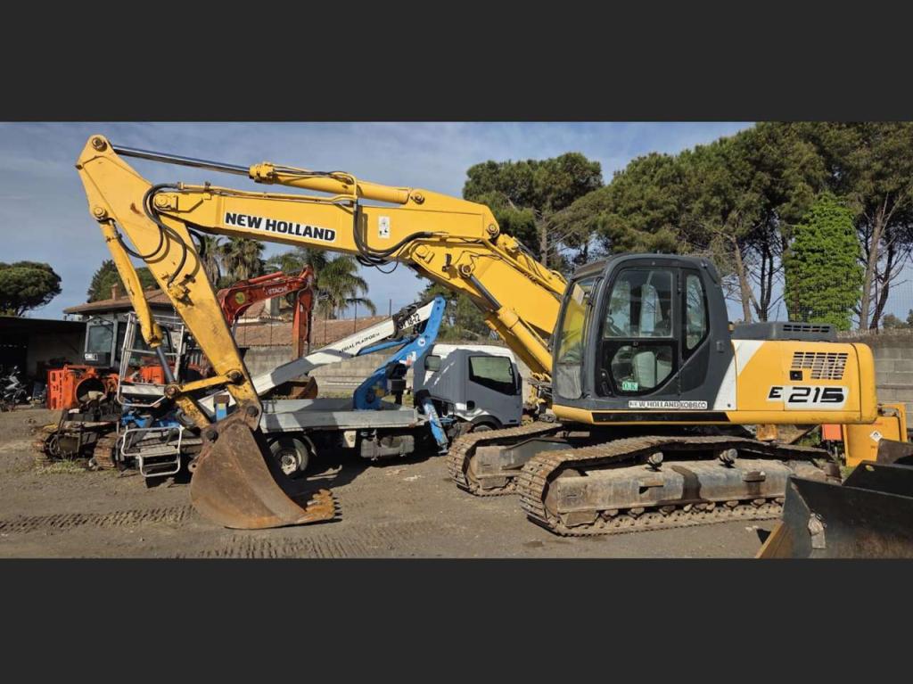 New Holland E215 Foto 2