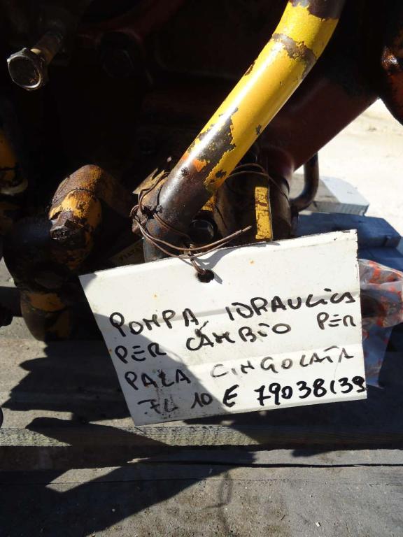 Pompa idraulica cambio per Fiat Allis FL10E Foto 2