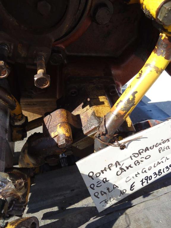 Pompa idraulica cambio per Fiat Allis FL10E Foto 3