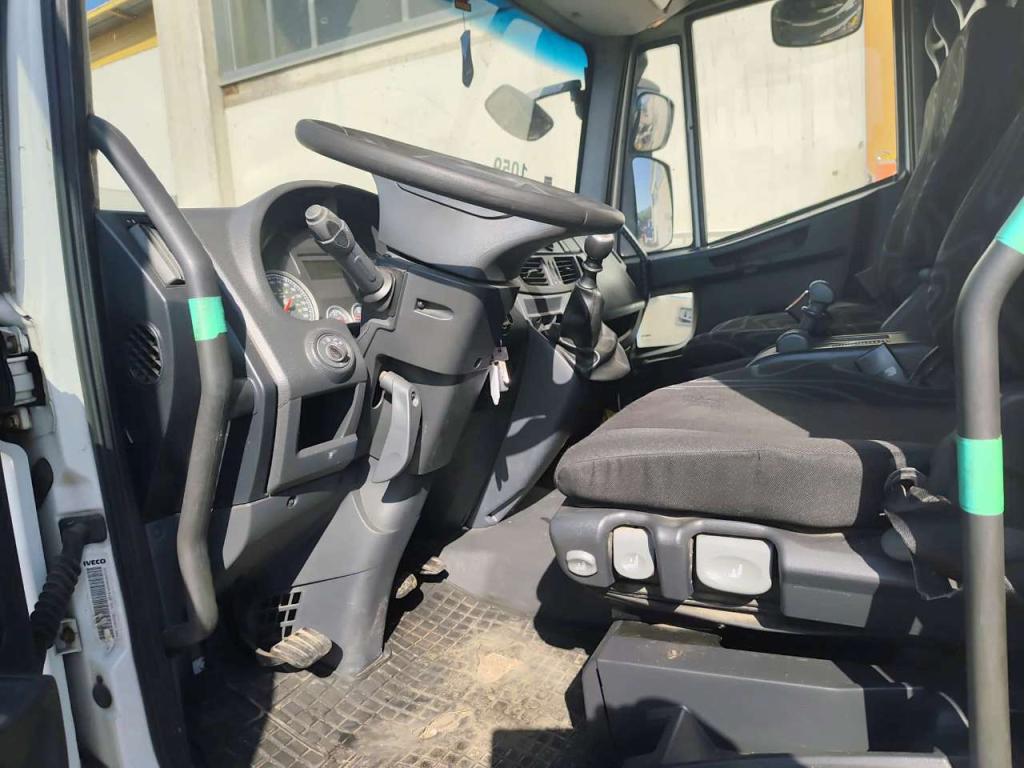 Iveco EUROCARGO 100E18 Foto 6