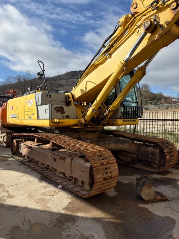 New Holland E385B Foto 4