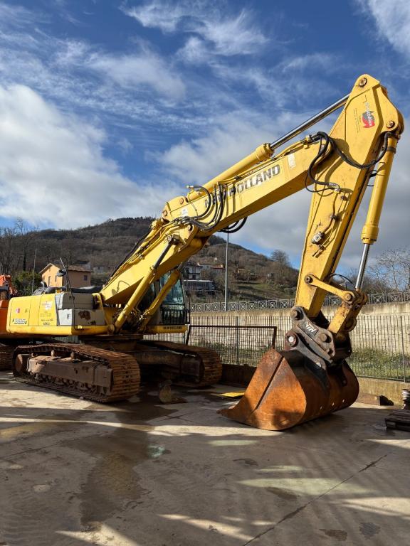New Holland E385B Foto 5